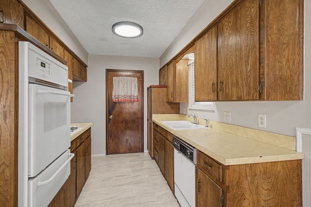 7449 Beaty Street, Fort Worth, TX 76112