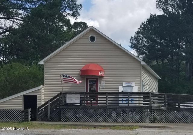 168 Poker House Road, Grimesland, NC 27837