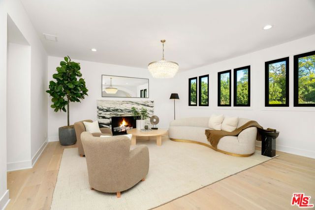 4608 Westchester Drive, Woodland Hills (los Angeles), CA 91364