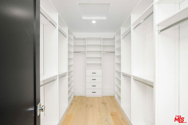 4608 Westchester Drive, Woodland Hills (los Angeles), CA 91364