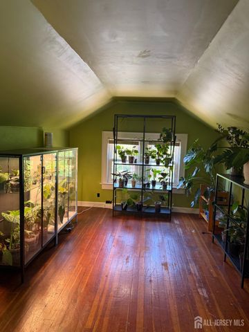 433 S 8th Avenue S, Highland Park, NJ 08904