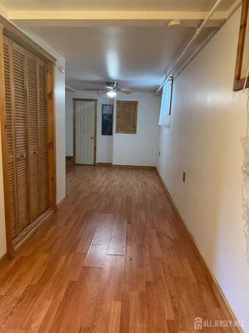 433 S 8th Avenue S, Highland Park, NJ 08904