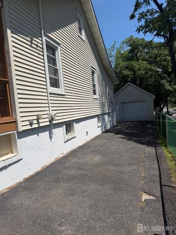 433 S 8th Avenue S, Highland Park, NJ 08904