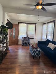 433 S 8th Avenue S, Highland Park, NJ 08904