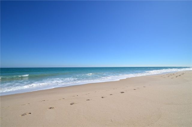 3554 Ocean Drive 403N, Vero Beach, FL 32963