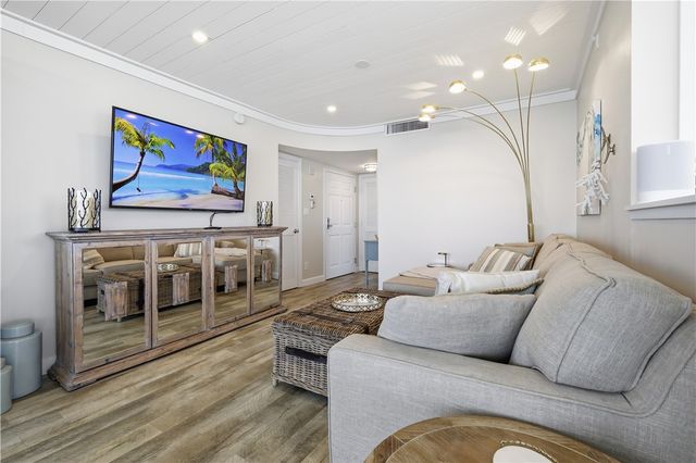 3554 Ocean Drive 403N, Vero Beach, FL 32963