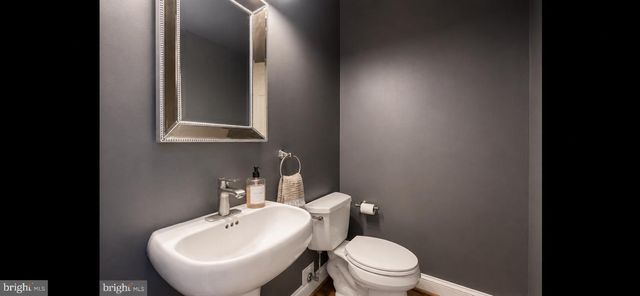 3242 VALLEY LANE, Falls Church, VA 22044