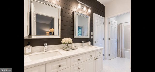 3242 VALLEY LANE, Falls Church, VA 22044