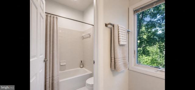 3242 VALLEY LANE, Falls Church, VA 22044