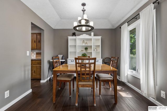 2127 Mayfair Drive, Omaha, NE 68144