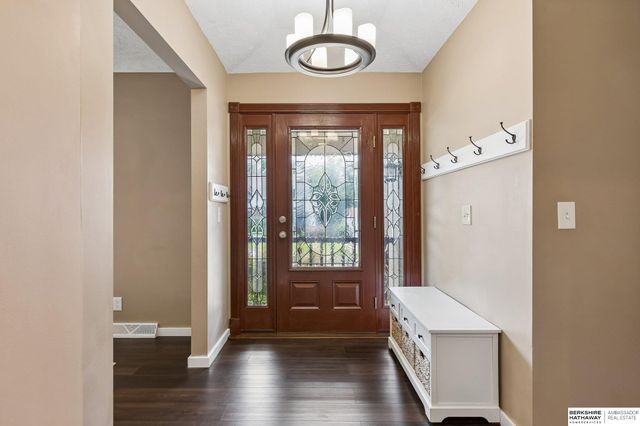 2127 Mayfair Drive, Omaha, NE 68144