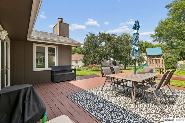 2127 Mayfair Drive, Omaha, NE 68144