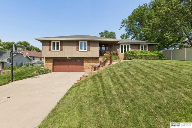 2127 Mayfair Drive, Omaha, NE 68144