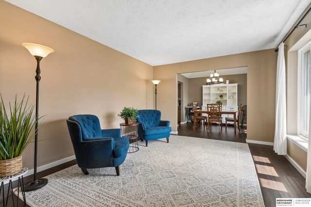 2127 Mayfair Drive, Omaha, NE 68144