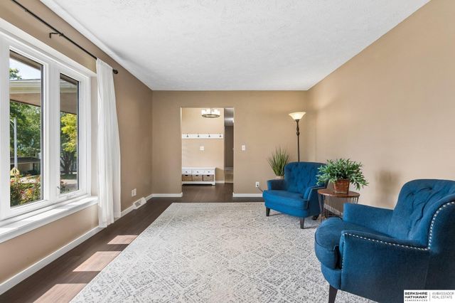 2127 Mayfair Drive, Omaha, NE 68144