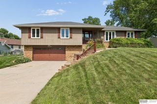 2127 Mayfair Drive, Omaha, NE 68144