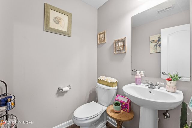 6783 Brittany Oak Dr, Louisville, KY 40229