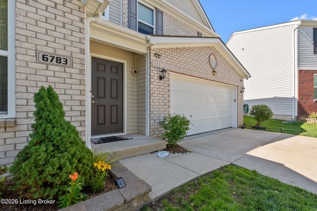 6783 Brittany Oak Dr, Louisville, KY 40229
