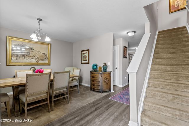 6783 Brittany Oak Dr, Louisville, KY 40229
