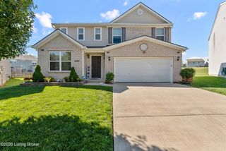 6783 Brittany Oak Dr, Louisville, KY 40229