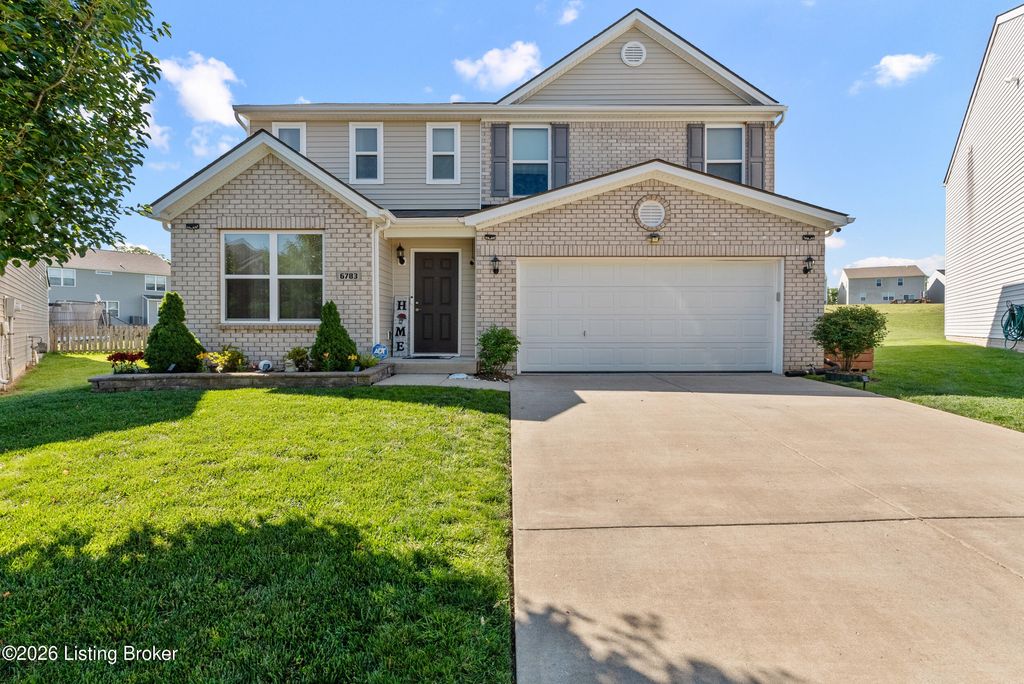 6783 Brittany Oak Dr, Louisville, KY 40229