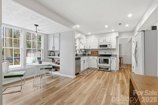 12208 Woodbend Drive, Matthews, NC 28105