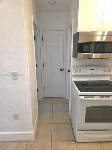 34 SW 6th Ave 4, Dania Beach, FL 33004