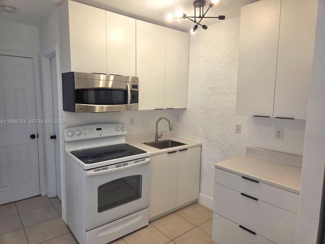 34 SW 6th Ave 4, Dania Beach, FL 33004