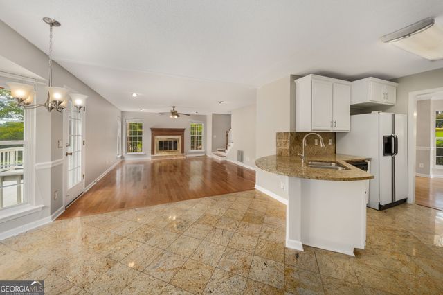 149 Lakeloch Drive, Lizella, GA 31052