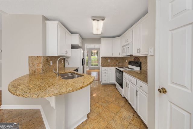 149 Lakeloch Drive, Lizella, GA 31052