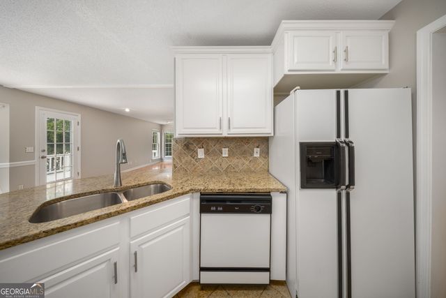 149 Lakeloch Drive, Lizella, GA 31052