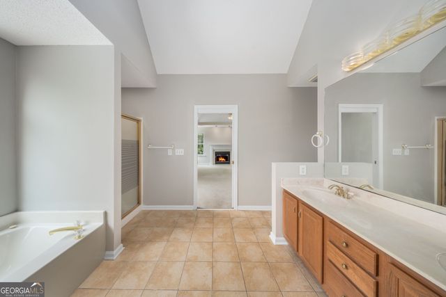 149 Lakeloch Drive, Lizella, GA 31052