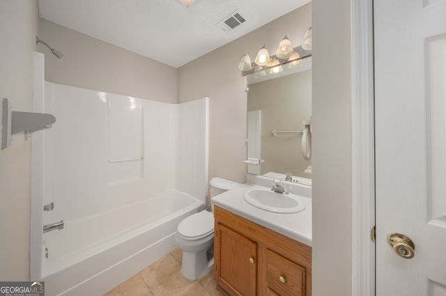 149 Lakeloch Drive, Lizella, GA 31052