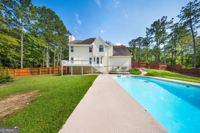 149 Lakeloch Drive, Lizella, GA 31052
