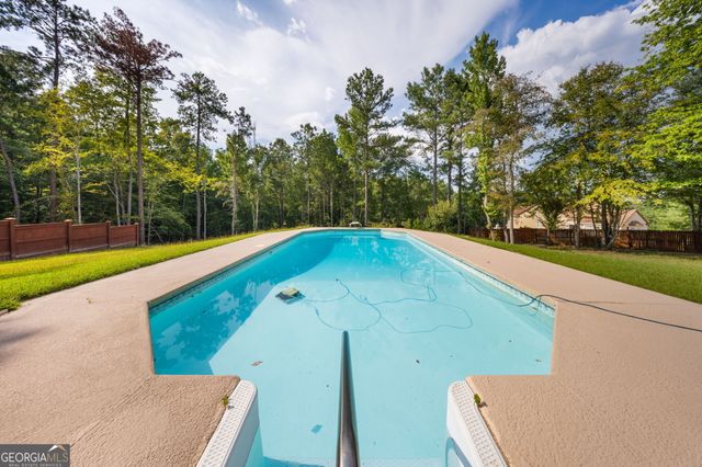 149 Lakeloch Drive, Lizella, GA 31052
