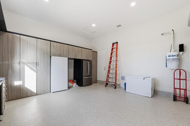 16230 SW 89th Ct, Palmetto Bay, FL 33157