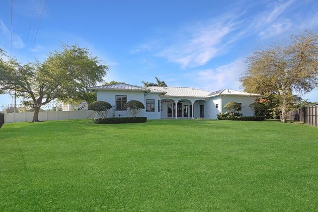 16230 SW 89th Ct, Palmetto Bay, FL 33157