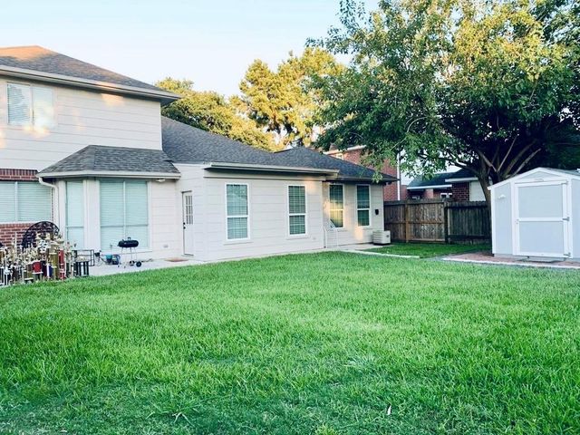 5739 Henniker Drive, Houston, TX 77041