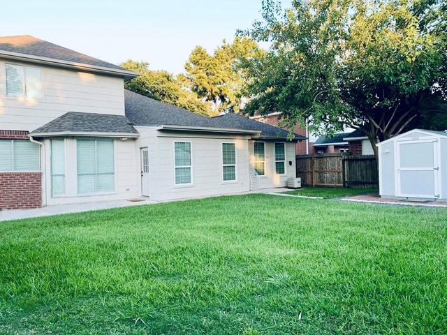5739 Henniker Drive, Houston, TX 77041