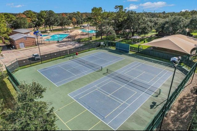 5739 Henniker Drive, Houston, TX 77041