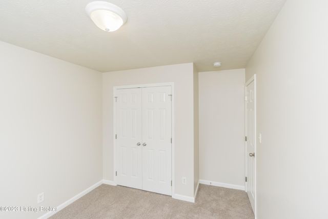 203 Pagoda Ct, Shepherdsville, KY 40165