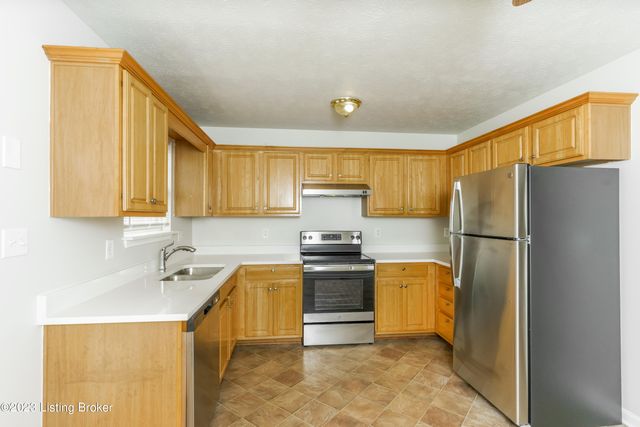 203 Pagoda Ct, Shepherdsville, KY 40165