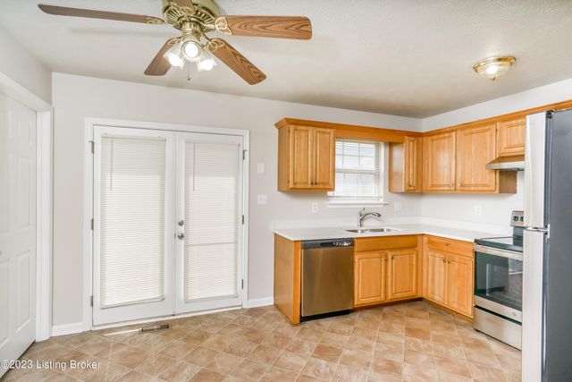 203 Pagoda Ct, Shepherdsville, KY 40165