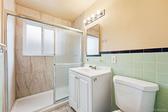 1717 Clinton Street, Aurora, CO 80010