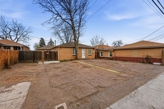1717 Clinton Street, Aurora, CO 80010