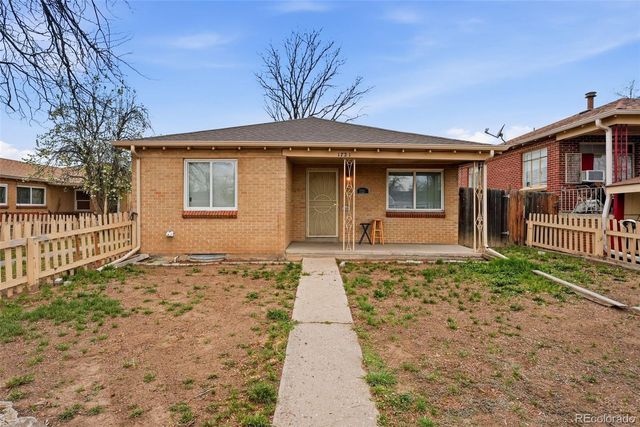 1717 Clinton Street, Aurora, CO 80010