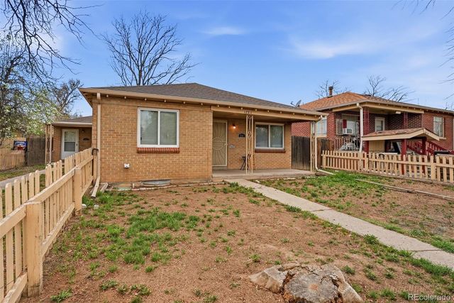 1717 Clinton Street, Aurora, CO 80010