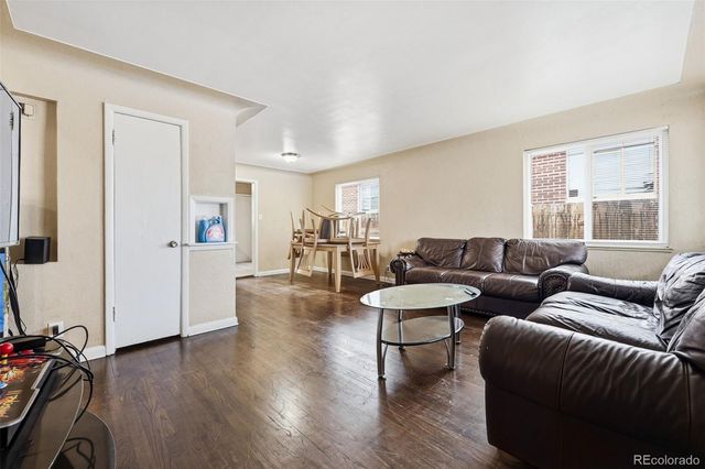1717 Clinton Street, Aurora, CO 80010