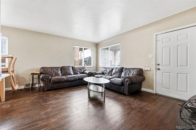 1717 Clinton Street, Aurora, CO 80010