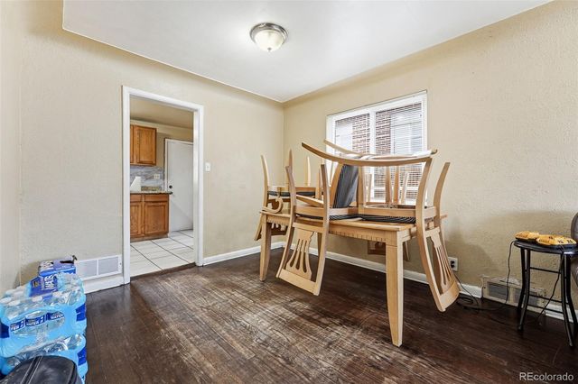 1717 Clinton Street, Aurora, CO 80010